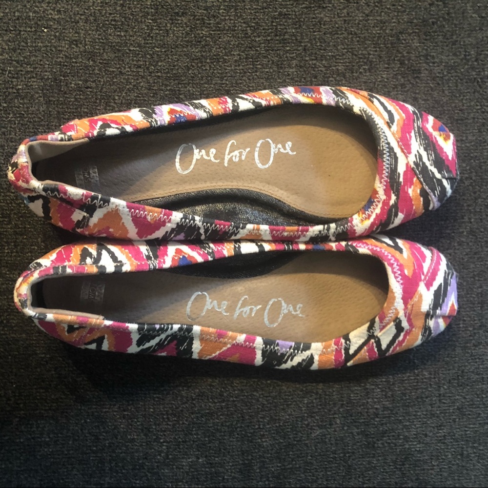 DISCONTINUED Toms Canvas Flats Size 9.5